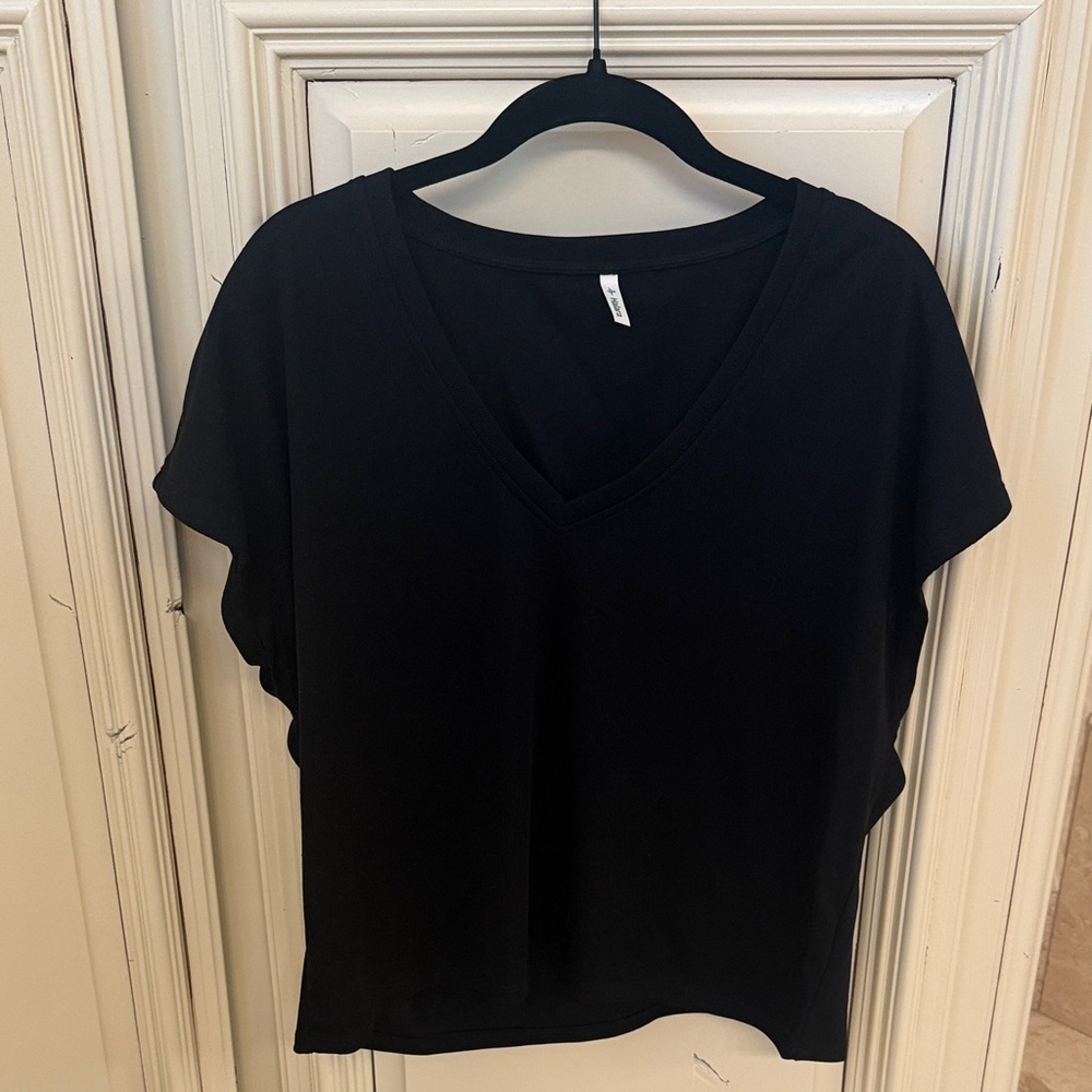 Halara Classic Black V-Neck Women's Top LARGE